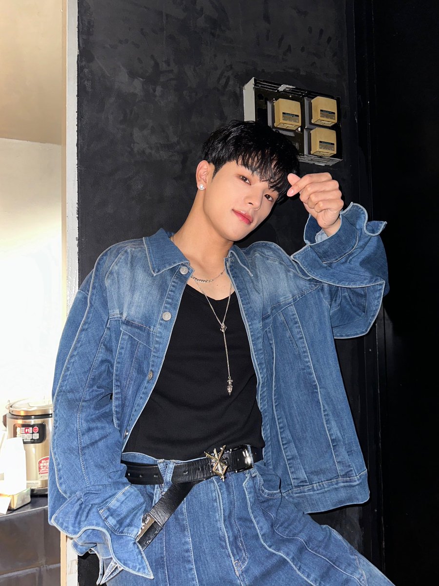 woooojinn's tweet photo. [#우진] クマです🐻💙

#KIMWOOJIN #김우진 
#ILIKETHEWAY
#KIMWOOJIN_ILIKETHEWAY 
#KIMWOOJIN_FanConcert_in_Tokyo https://t.co/bOth7kxAe7