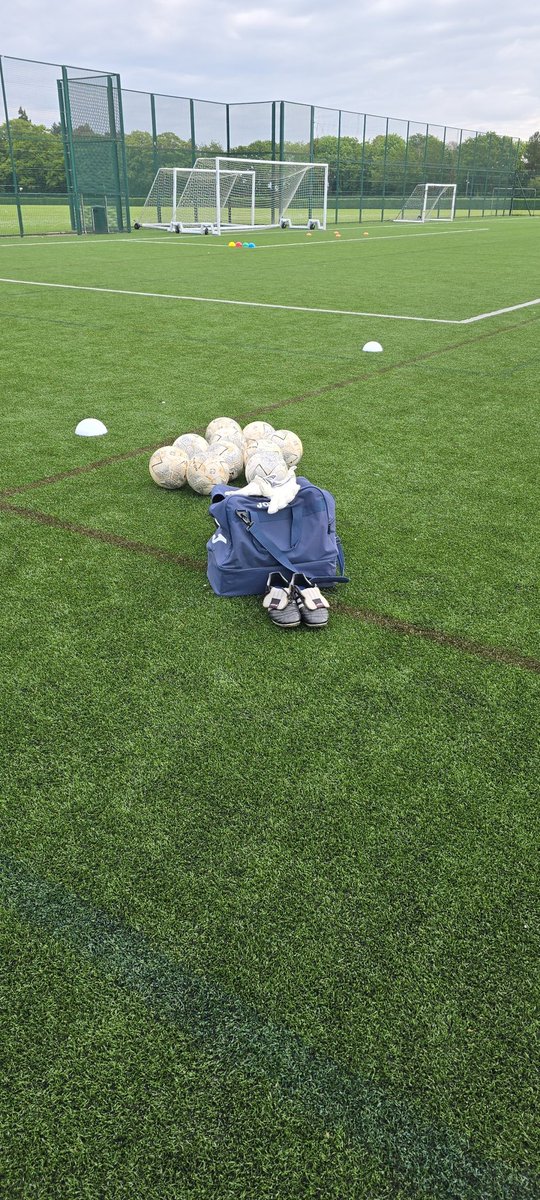 Set up ready for the <a href="/NorfolkSchFA/">Norfolk Schools FA</a> under 14 goalkeeper group 🙌