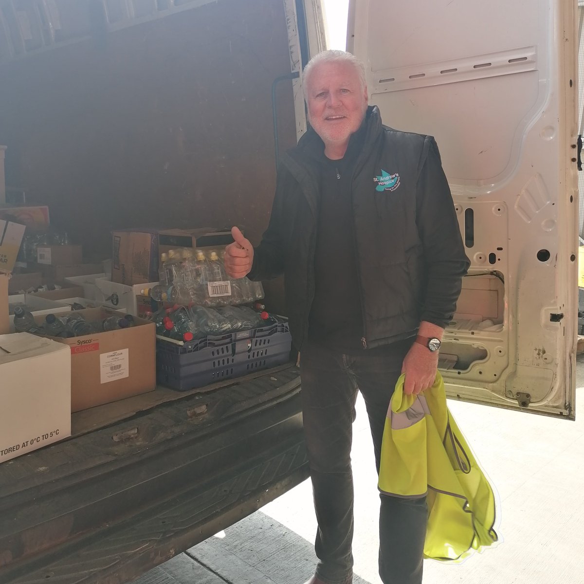 Brakes_Scotland's tweet image. The countdown to  @StAndrewHospice Midnight Walk is on, just one week to go! 🚶🌙 We were delighted to help them prepare with a donation of water to keep the walkers going - good luck all ❤️

There's still time to sign up: bit.ly/3TAFZ5n

#StAndrewsHospice #MidnightWalk