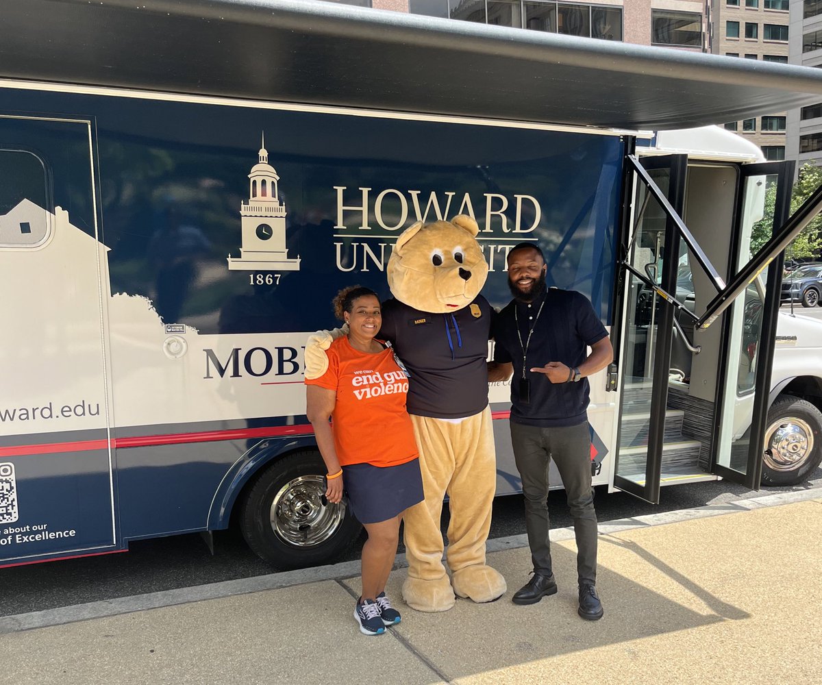 kamh7's tweet photo. @TheTRIGGERProj thank you bringing awareness to gun violence with your annual event. #wearorangeday #HowardUniversity https://t.co/AY9aCTkk9L