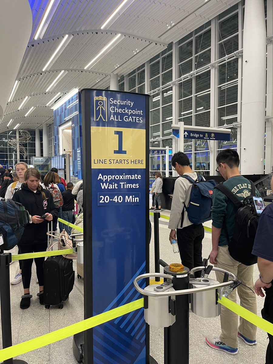 JasonVosler's tweet photo. This is some stupid post covid shit… tighten up @CLTAirport https://t.co/PjkklsLm2r