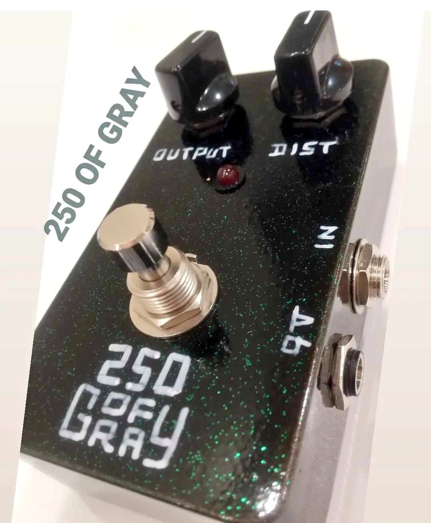MakinoKoubou's tweet image. 250 OF GRAY Ver.2のNewBOX。
光の加減でキラキラの深みが出ます。

#マキノ工房
#エフェクター
#stompbox
#pedal