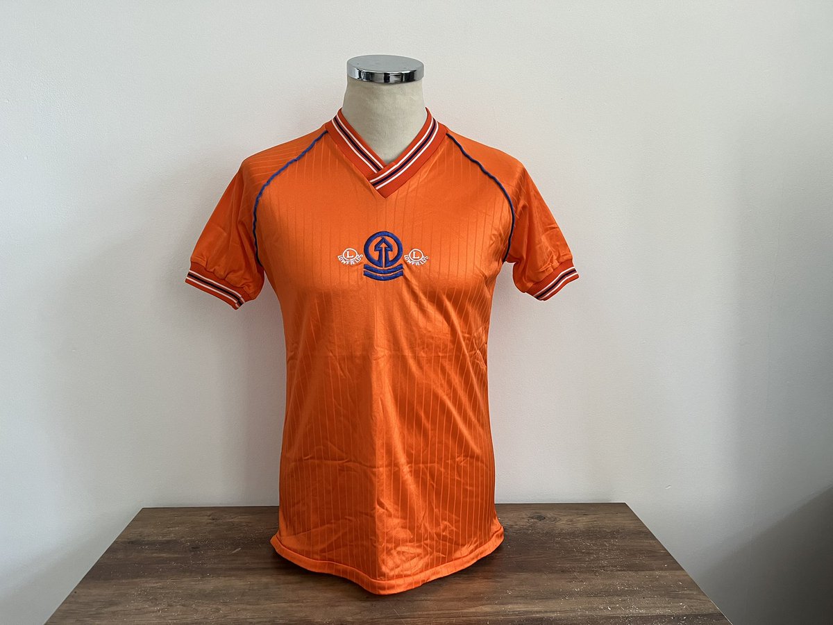 thejerseydudek's tweet photo. FOR SALE
I have an ultra rare ORIGINAL #Blackpool home shirt from 1986/1987 up for grabs.
Made by #Lowfields menโs Large and up for sale via eBay auction, ending Sunday evening.
Any interest link is below!
https://t.co/PPcnLRgEVZ
#UTMP #BlackpoolFC https://t.co/TjMnPHug0r