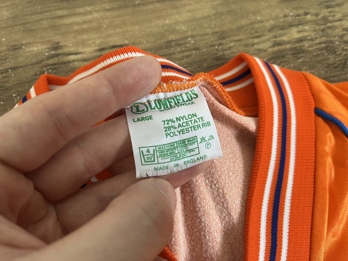 thejerseydudek's tweet photo. FOR SALE
I have an ultra rare ORIGINAL #Blackpool home shirt from 1986/1987 up for grabs.
Made by #Lowfields menโs Large and up for sale via eBay auction, ending Sunday evening.
Any interest link is below!
https://t.co/PPcnLRgEVZ
#UTMP #BlackpoolFC https://t.co/TjMnPHug0r