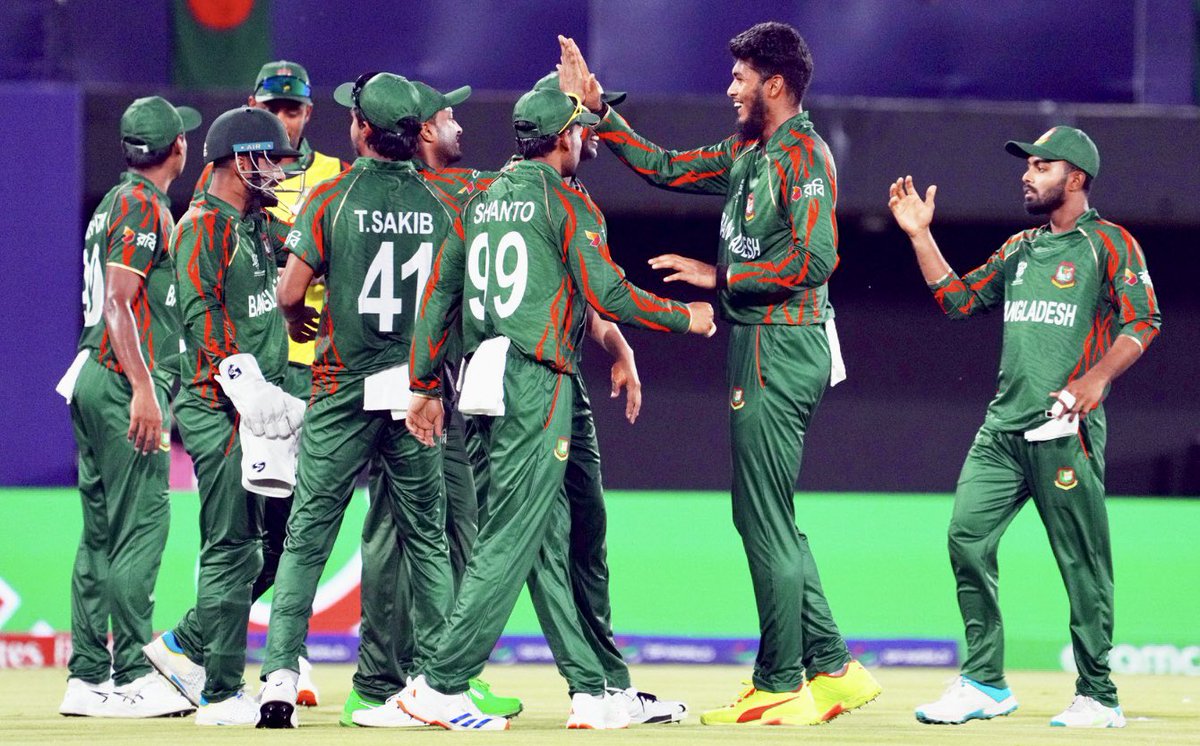 SightScreenCJ's tweet photo. Rishad is a Bangladesh cricket oddity in so many ways. He’s a hard hitting leg spinner who looks like a fast bowler.
#BCB #Rishad https://t.co/lO5eb1xvCu