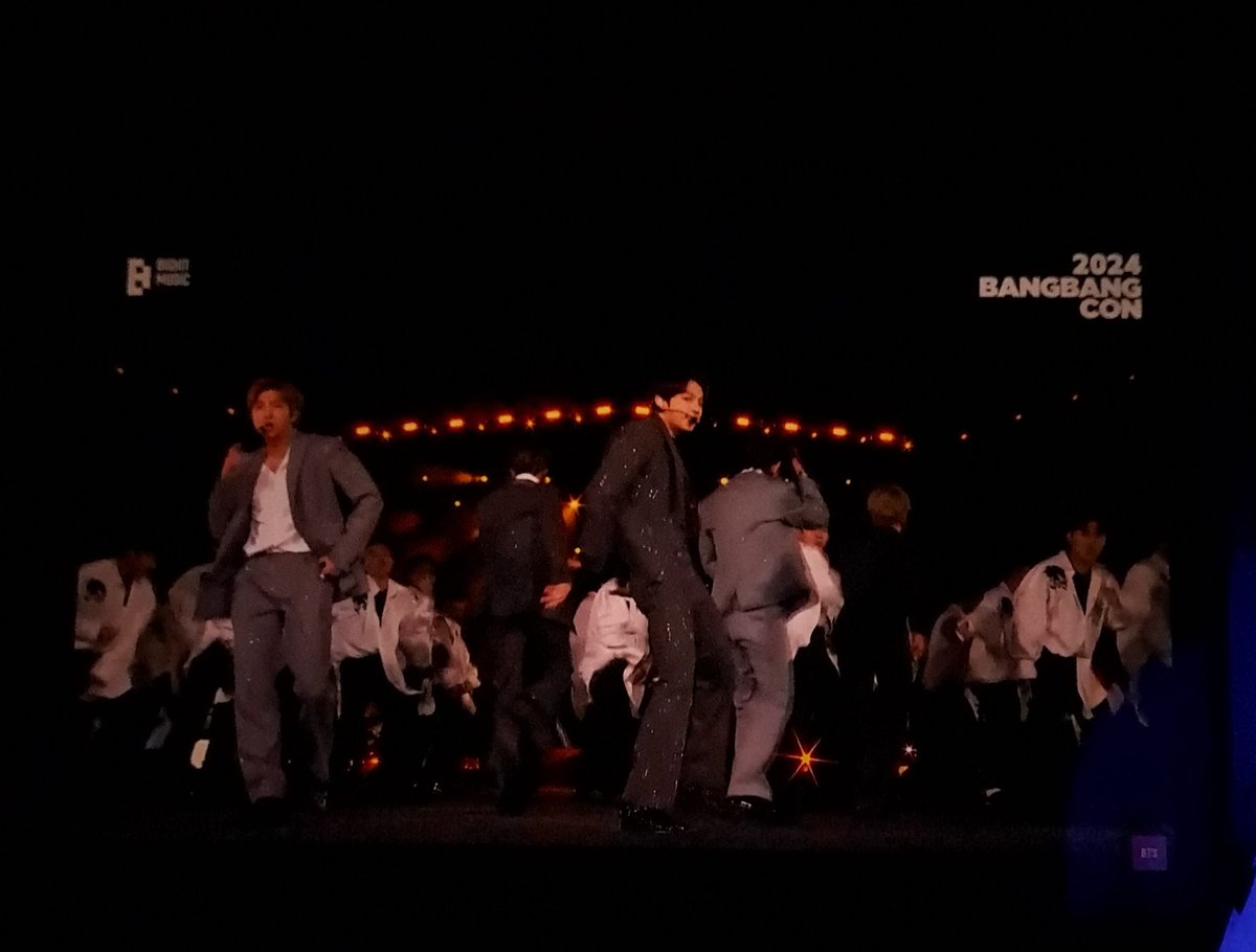 thetannieverse's tweet photo. DAMMIT THIS CONCERT STARTED WITH A BOOM
#BTSConcertInYourRoom
#BangBangCon2024
#TheRedBullet
#BTS11thAnniversary
#2024BTSFESTA https://t.co/Ly4qlwsaHQ