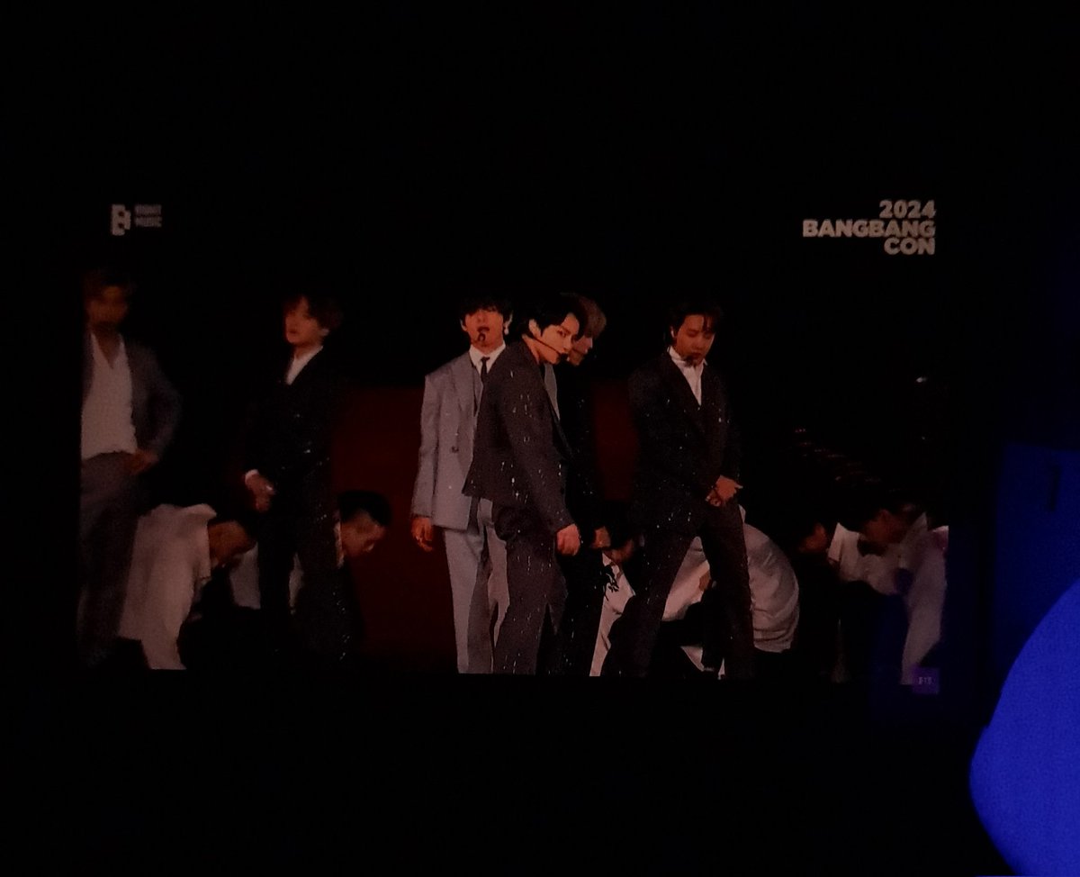 thetannieverse's tweet photo. DAMMIT THIS CONCERT STARTED WITH A BOOM
#BTSConcertInYourRoom
#BangBangCon2024
#TheRedBullet
#BTS11thAnniversary
#2024BTSFESTA https://t.co/Ly4qlwsaHQ