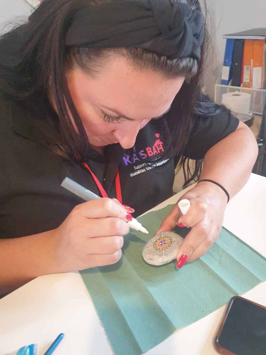 Kasbah_Kent's tweet photo. Our Social Skills team had a great day collecting stones from Leysdown Beach to decorate and place in our back garden.

How cool are these designs! 👏 🤩 

#DisabilitySupport #SupportedLiving #Restbite #SocialSkills #ActivityInspiration https://t.co/lOSVruw2d8