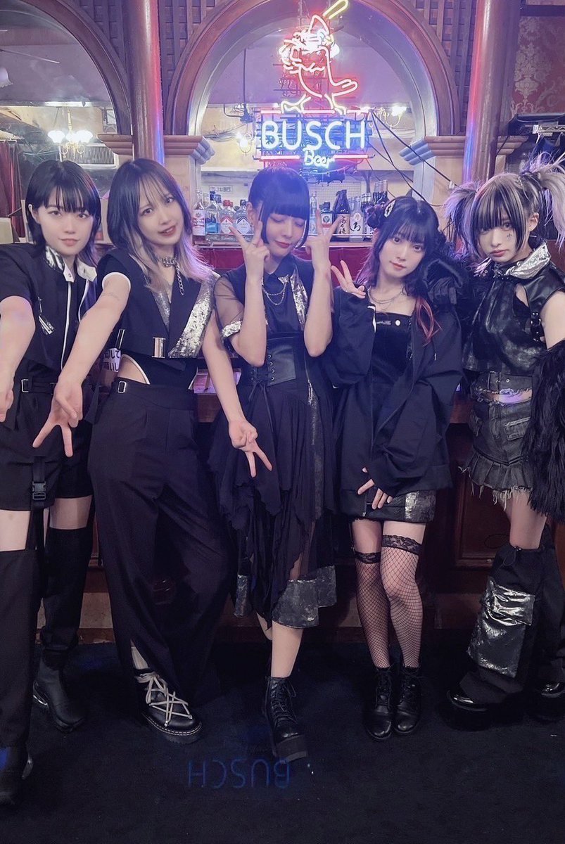 KAMUIxAxSUBARU's tweet photo. KILLT MELT LANDに会いたい
KILLT MELT LANDで暴れたい
グッズ欲しい
地方民には金額がプラチナチケット
#キルメル
#KML
#PSAMA
#RIE
#MRKM
#YanoMe
#RyO https://t.co/pVLqzZGiqg
