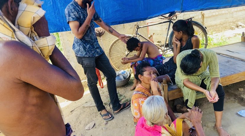 PradhaSiddharth's tweet image. SELF #SATISFICATION ACTIVITY No - 23
ଆଜି "ସାଥୀ ରାସନ କିଟ୍" କାର୍ଯ୍ୟକ୍ରମ ଜରିଆରେ କର୍ତ୍ତବ୍ୟ କରିବାର ସୁଯୋଗ ପାଇଲୁ | #ସାଥୀଟିଏ ହେବାକୁ ଚେଷ୍ଟା କଲୁ 🥰 ଯେଉଁ ସମସ୍ୟା ଗୁଡିକ ଆମ ଦ୍ବାରା ସମାଧାନ ହୋଇ ପାରିବ, ସାମର୍ଥ୍ୟ ଅନୁଯାୟୀ ଆମେ ନିଶ୍ଚୟ ସମାଧାନ କରିବୁ 🇮🇳🇮🇳 #NECESSARY #RASAN #KIT for #defenceless 🙏