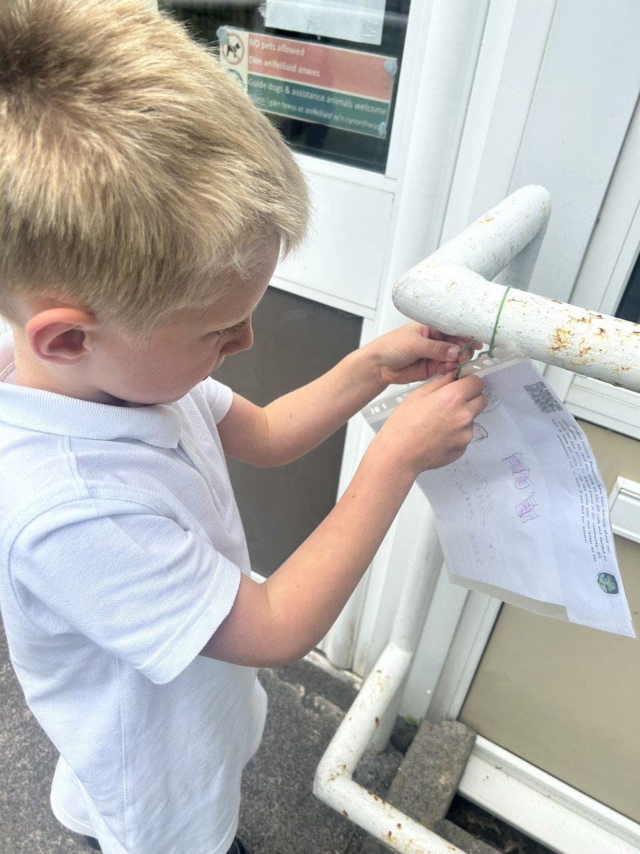 gilwern_school's tweet photo. #GilwernReception responded to ‘Dear Street’ @lindsayzv by writing letters to special places in our community and leaving them for people to read and remember how great our community is. Let us know if you find one or write and share your own! #B2B #Hum #LH #GilwernValues https://t.co/2wmjgMhjNy