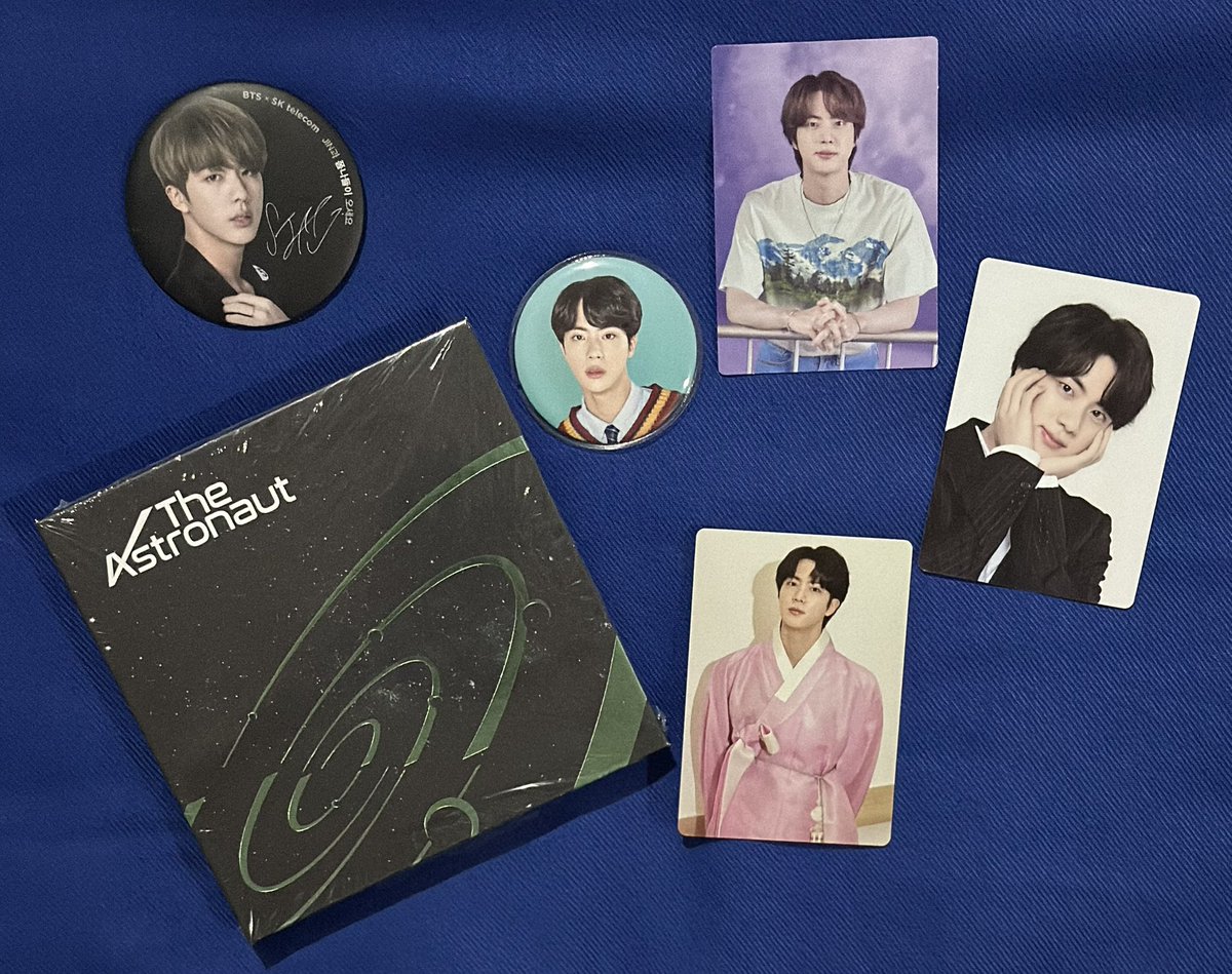ol4jin's tweet photo. Giveaway GA🇵🇭
Sharing my happiness. See you my baby Seokjin!
-2 winners/ 1 winner of items in each photo. (to be given once sealed albums are onhand)
-free sf
-mbf, like, retweet and reply with
#TheAstronautReturns 
#WaitingForTheAstronaut 
#TheReturnOfTheAstronaut https://t.co/qrtVFZqwfu