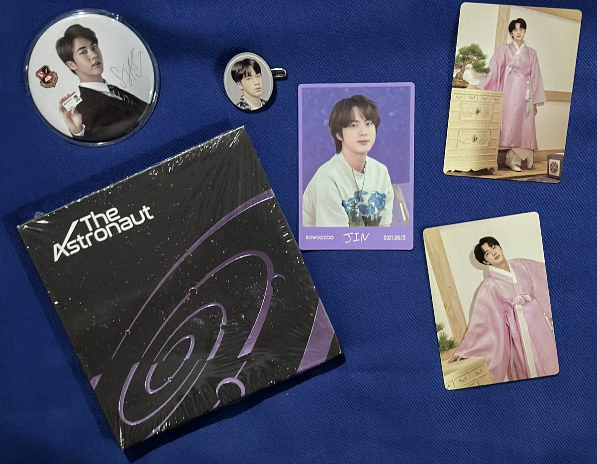 ol4jin's tweet photo. Giveaway GA🇵🇭
Sharing my happiness. See you my baby Seokjin!
-2 winners/ 1 winner of items in each photo. (to be given once sealed albums are onhand)
-free sf
-mbf, like, retweet and reply with
#TheAstronautReturns 
#WaitingForTheAstronaut 
#TheReturnOfTheAstronaut https://t.co/qrtVFZqwfu