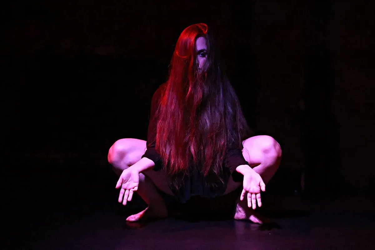 RevistaGodot's tweet photo. 🔴𝐗𝐕𝐈𝐈 𝐌𝐢𝐫𝐚𝐝𝐚𝐬 𝐚𝐥 𝐜𝐮𝐞𝐫𝐩𝐨
La XVII ed. de #MiradasAlCuerpo llega a @TeatroLagrada del 14-30/06 con 3 propuestas que buscan acercarse al público y sitúan el cuerpo y la danza como protagonistas: #EnRelaciónConElOtro, #Obscuro y #Crescent 👇🏻
https://t.co/DgUxPpNvDT https://t.co/CiVEQBUC72