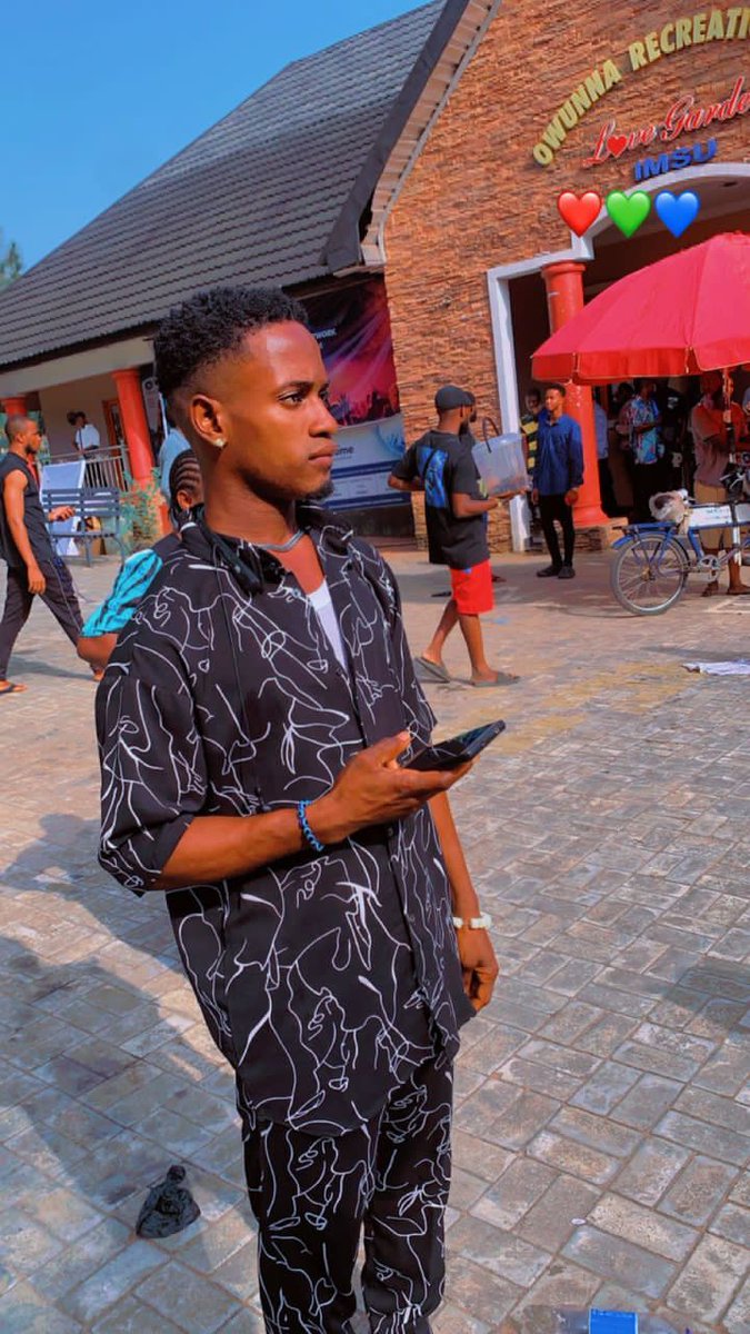 Graduate of Imsu , working in an hotel for 35k. Need better work.