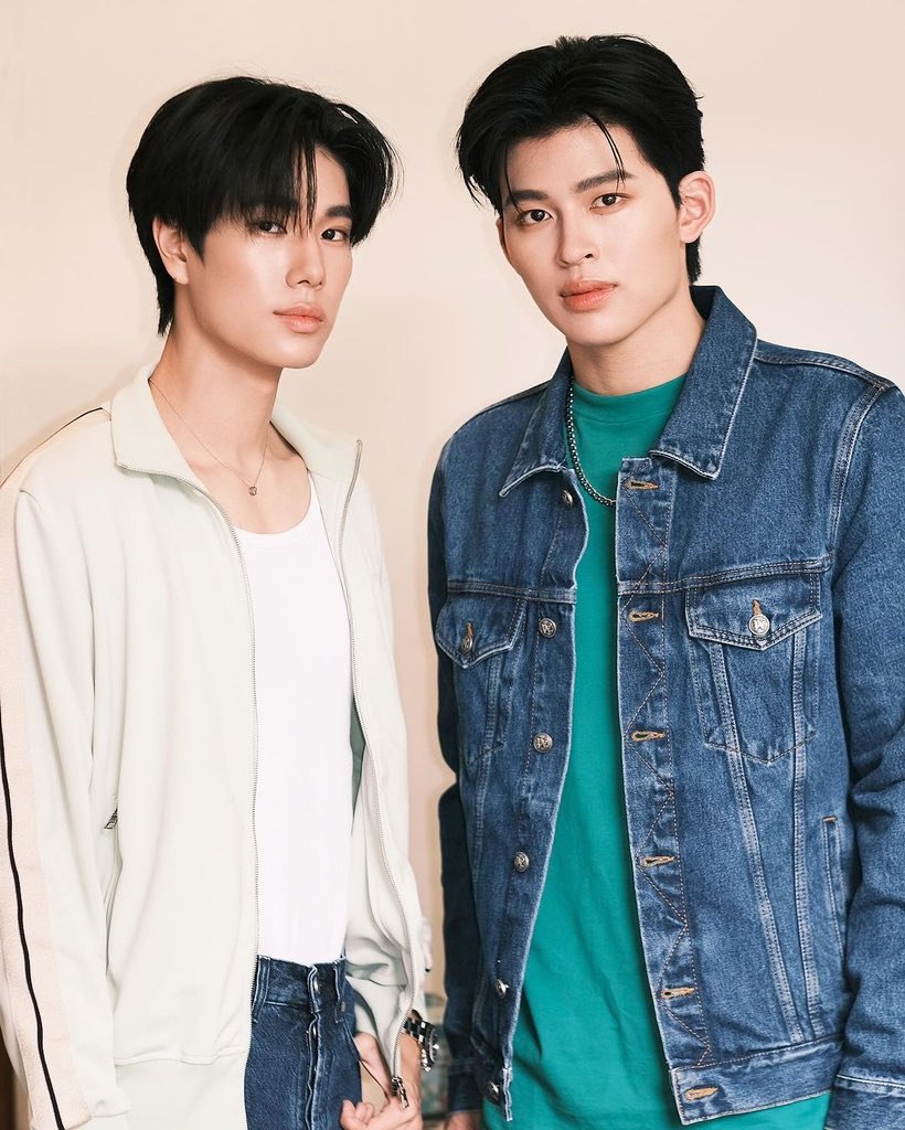 phuwintang's tweet photo. เริ่มต้นชีวิตการทำงานแบบ fulltime
ขอบคุณทุกคนที่มาเจอกันนะครับ

AIS x PondPhuwin
 #AISWithPondPhuwin https://t.co/6WDC2QEhMX