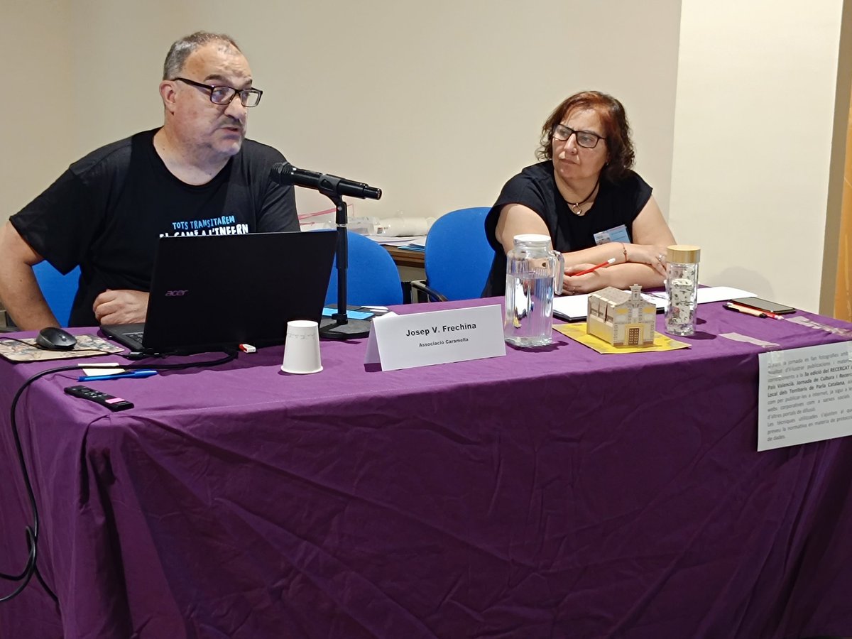 Barrull's tweet photo. Presentacions de projectes al #Recercat #RecercatPV al @MAGaMuseu de @aj_gandia amb @alfonselvell @iramunt @ccentresestudis @iramunt @MCarmeJF74 @RevCaramella @escolatv https://t.co/yJ8Iy9UKPN