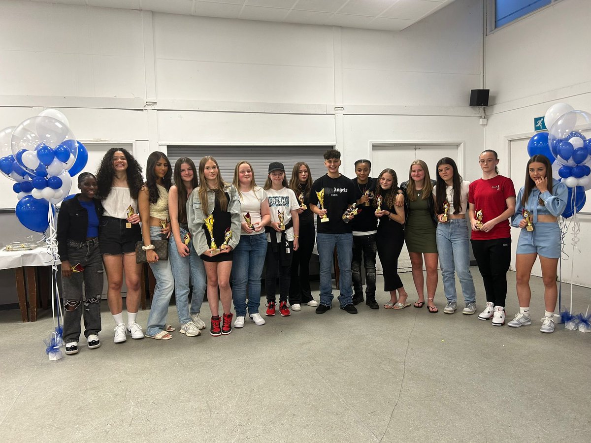What a night 👏👏 hopefully everyone enjoyed our title winning presentation night 💙 3 teams 3 league titles and one cup…losers talk online we do our talking on the pitch!!! Winners mentality!!💙⚽️💪

#ECGL #u16unbeaten #u12leaguewinners #u13leaguewinners #Barkinggirls