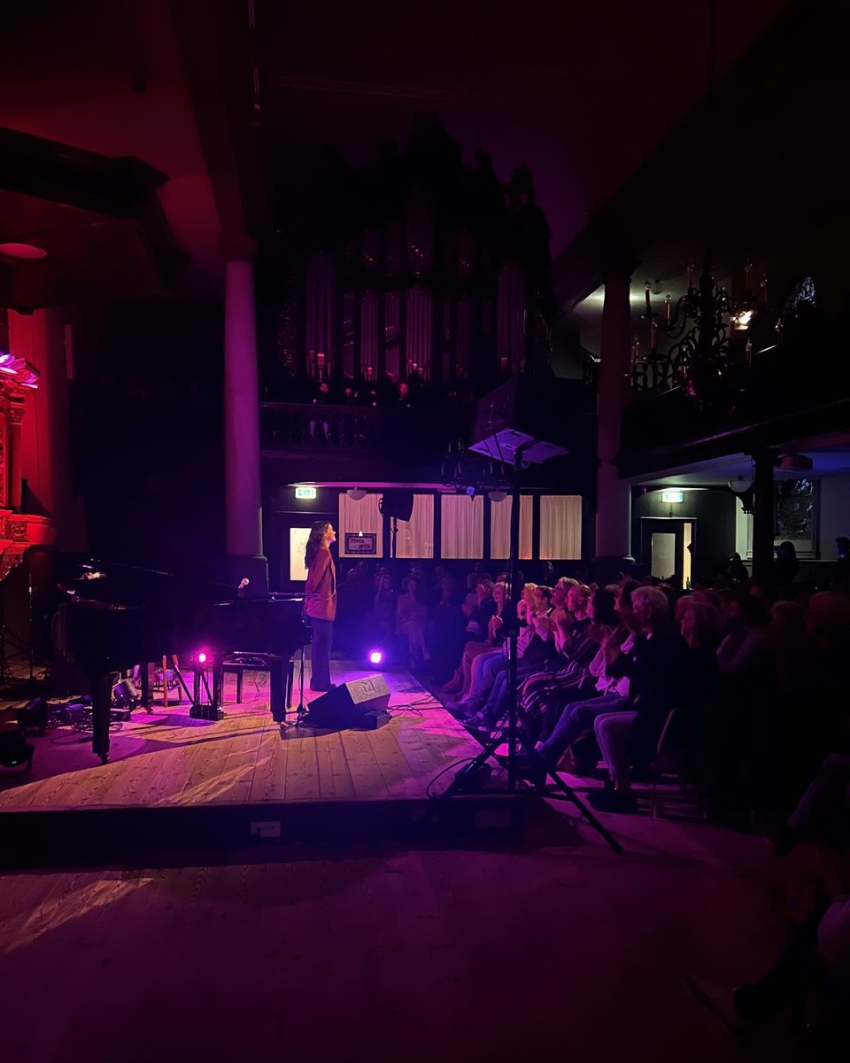 sofipaezmusic's tweet photo. Nos vemos mañana en @serreria_belga en el @MadridPiano !!!! Toco a las 21:30 🌞
La entrada es gratuita pero la pueden descargar en este link: https://t.co/LjfmHqsm62
Nos vemos !!!!!!! https://t.co/1t1Q3hGuU7