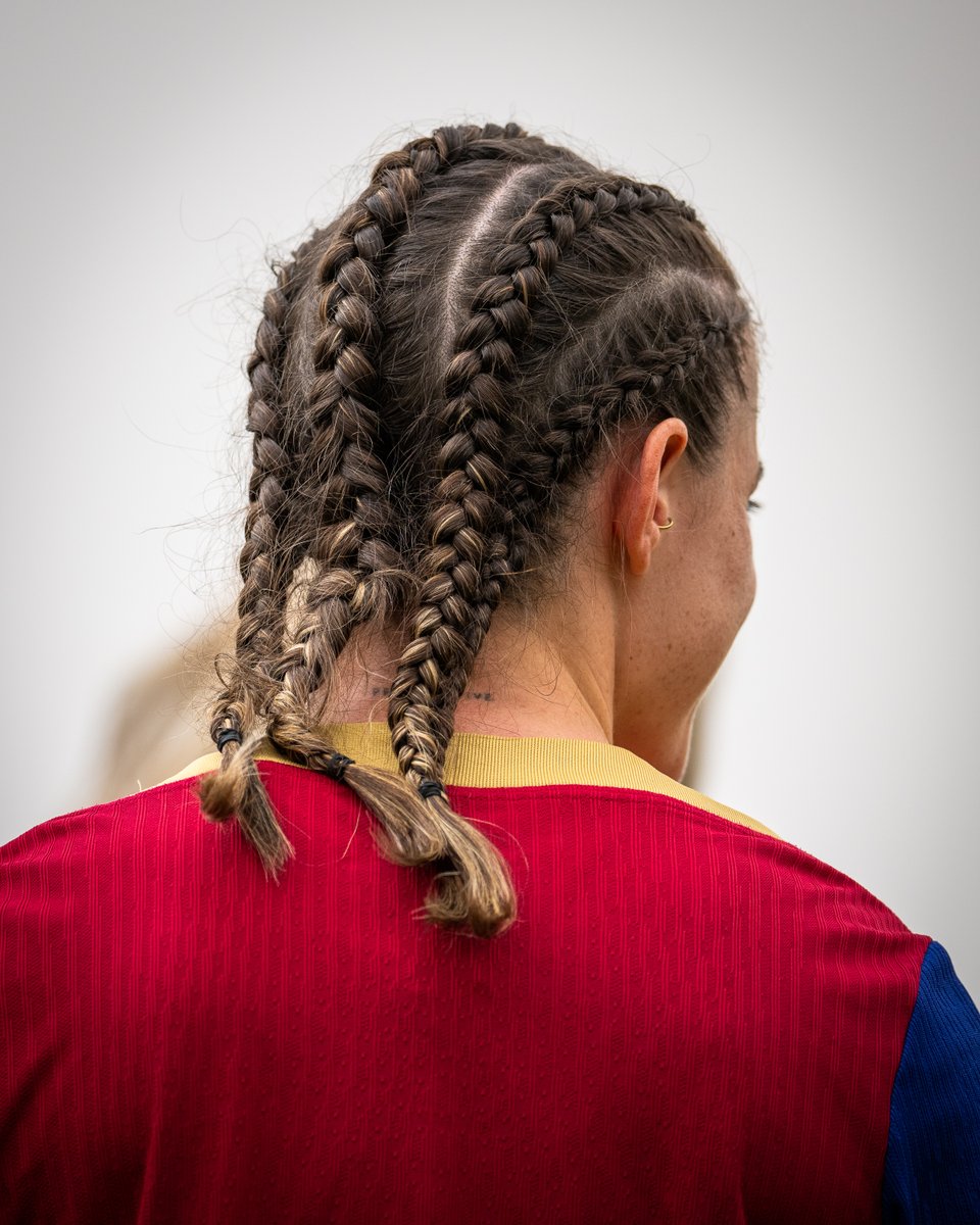 FCBfemeni's tweet photo. ✂️😎 https://t.co/NInVVcCddO