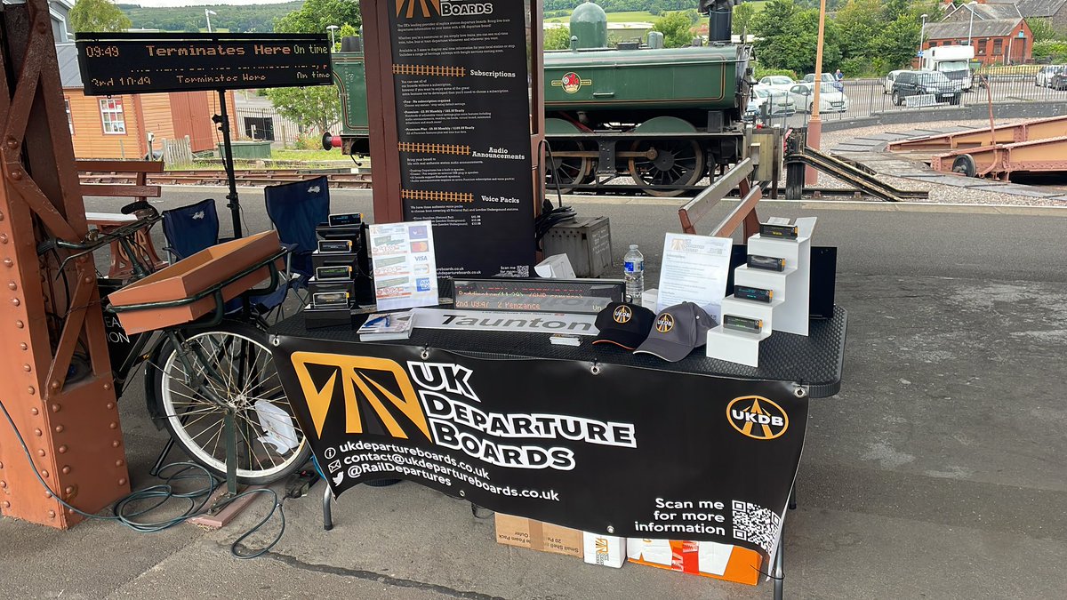 UK Departure Boards tweet media