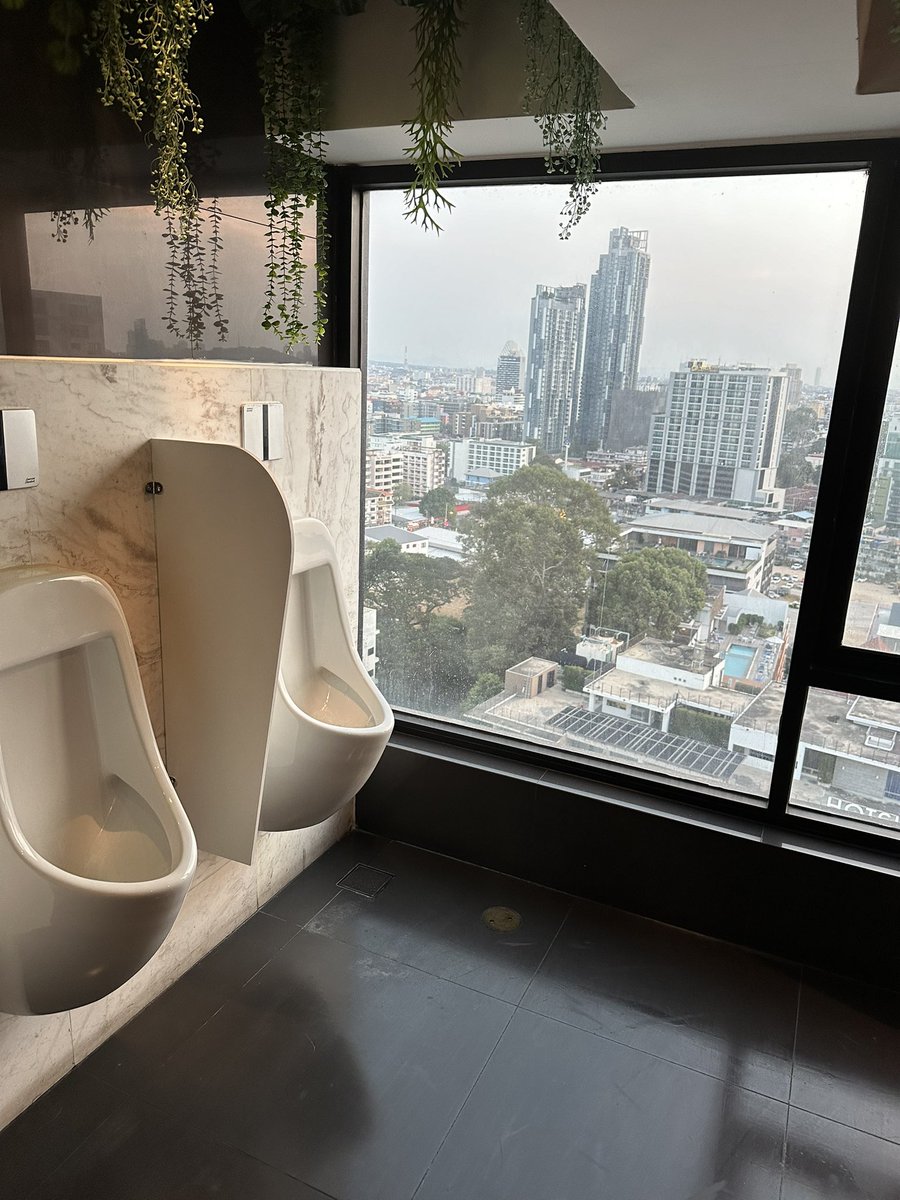 shin_tabirist's tweet image. パタヤでも有数の絶景トイレ！

#pattaya
#PIPPA Restaurant