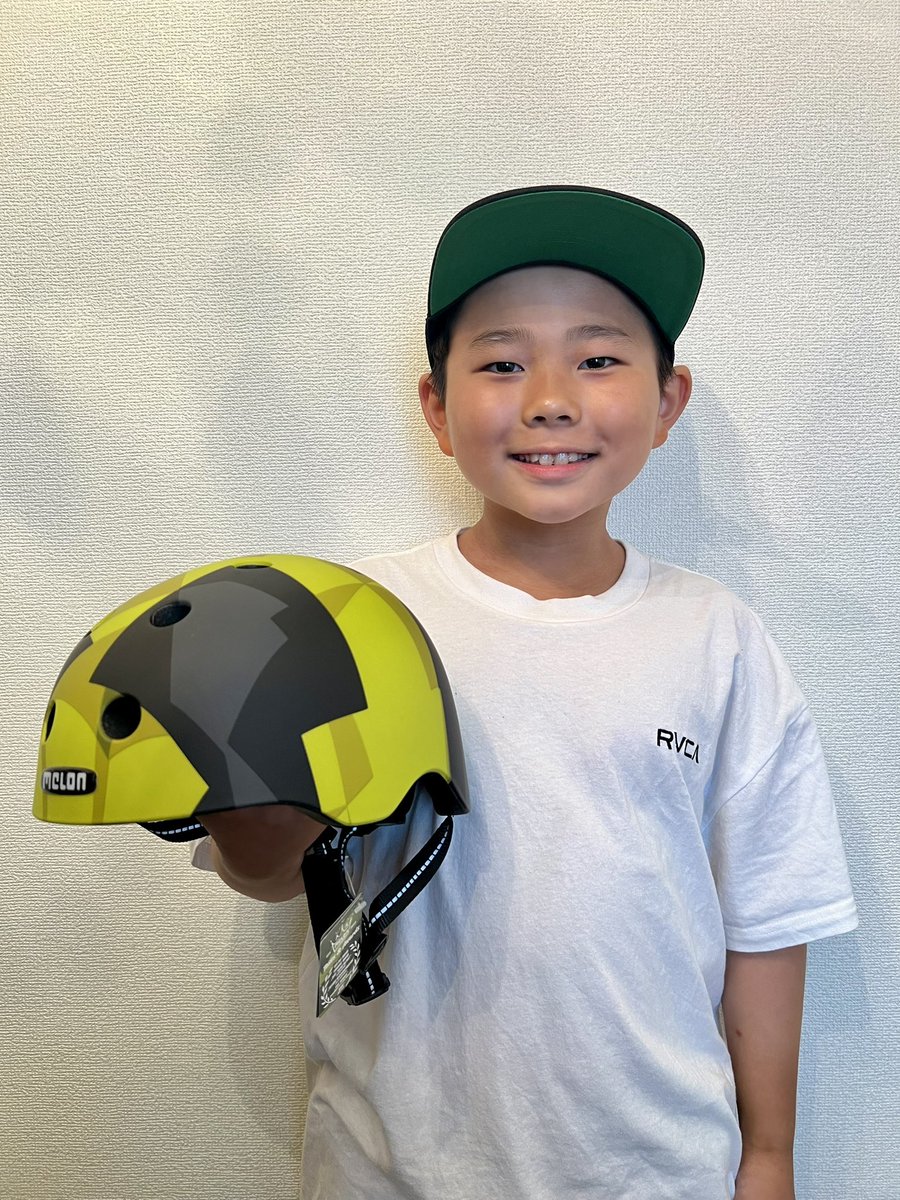RUNATV_JPN's tweet photo. MELON HELMETS様からNEWヘルメットが届きました⛑️
やはりRUNAにはこのカラーですね💚

いつもサポートありがとうございます😊

#freestylescooter #scooter #フリースタイルスクーター #キックボード #キックスクーター #JPSCOOTERS #GAINPROTECTION #MELONHELMETS #今日も今日とて #9yo #中野瑠那 https://t.co/uA14mF5Tb9