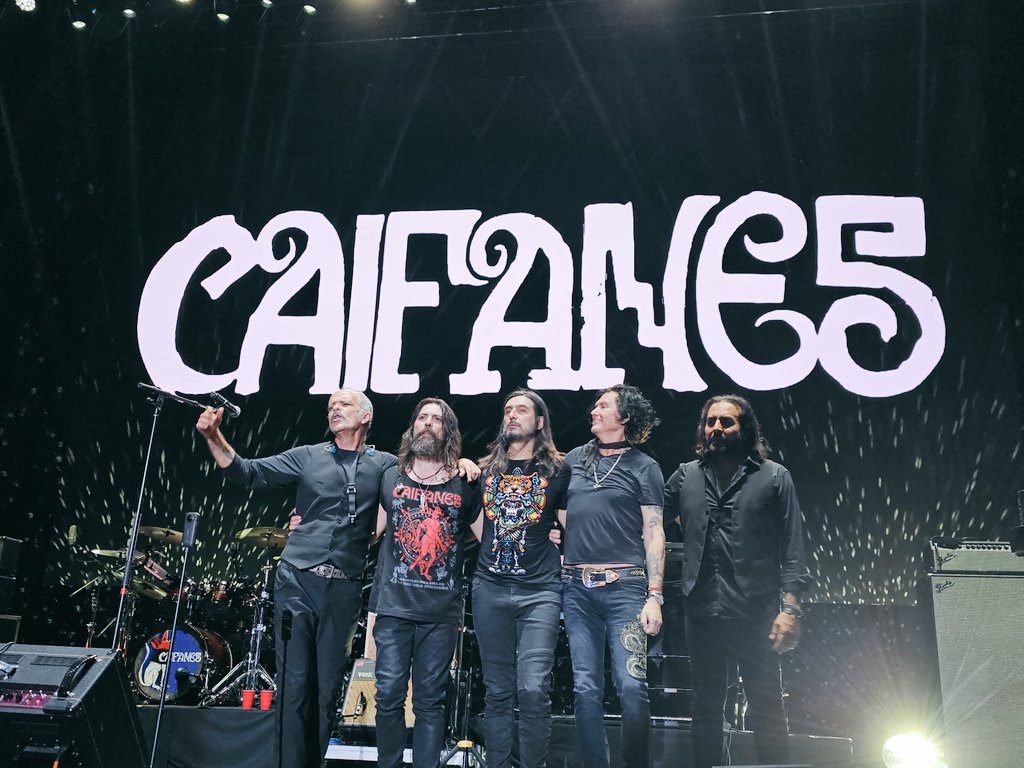 ericjaguar's tweet photo. Hasta hoy, han sido 99 shows que he podido vivir junto a @CAIFANESMEX sin duda están en su mejor momento, espero tener muchos capítulos más por compartir juntos. @AlfonsoAndre @diegoherreramar @SaulHernandezE @marcorenteriao @RodrigoBaills Gracias, nos vemos mañana en el 100! https://t.co/2tlbkQkHuN