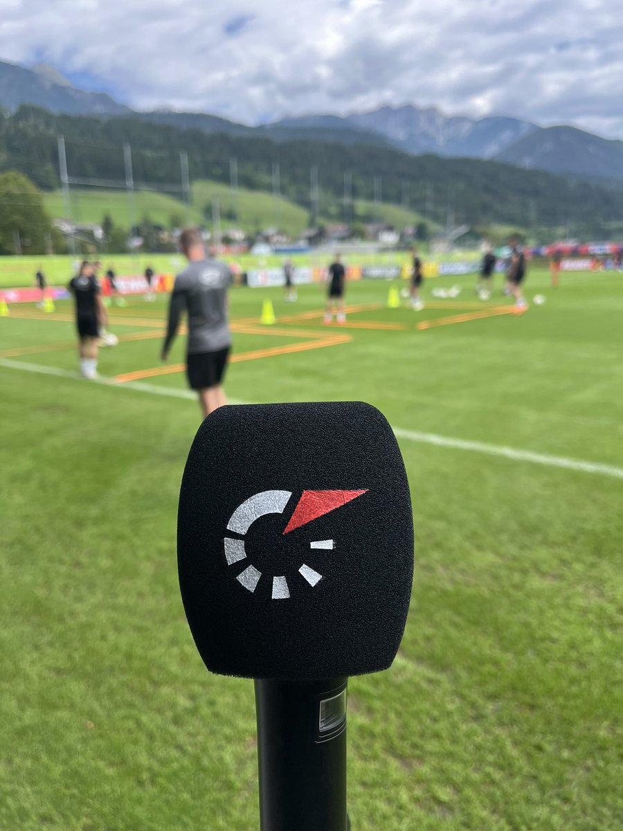 ReinisDominik's tweet photo. @LivesportCZ na tréninku @ceskarepre_cz 🎙️ https://t.co/skyorlHWC3