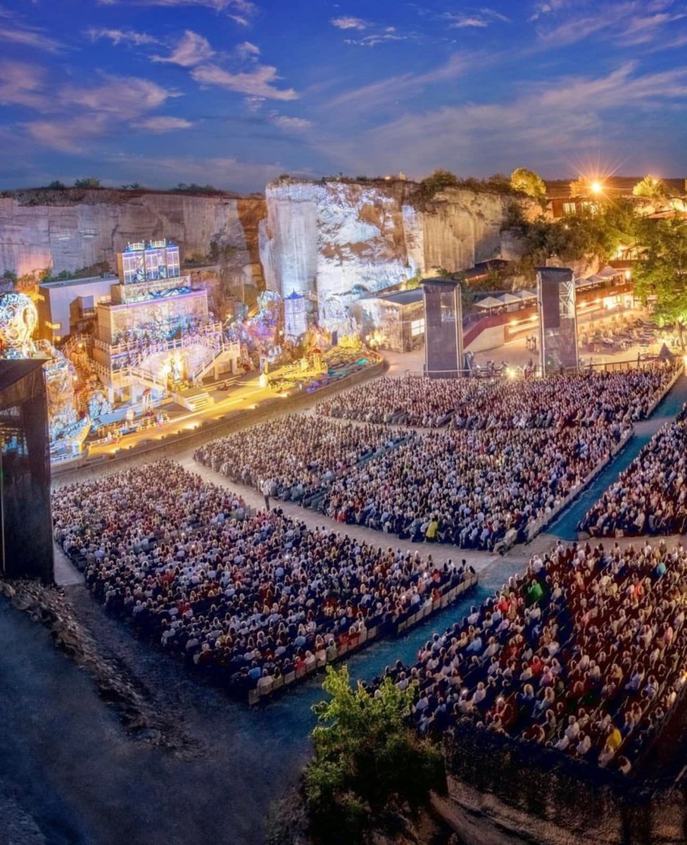 ivanlopezr_dir's tweet photo. Lo que sigue: mi debut en Austria, con una de las partituras operísticas más icónicas del repertorio: “Aïda” de Giuseppe Verdi, en el Festival Oper im Steinbruch de St. Margarethen. Elencos espectaculares y una gran producción. ¡Funciones del 10 de julio al 18 de agosto! https://t.co/29kbMUcrND