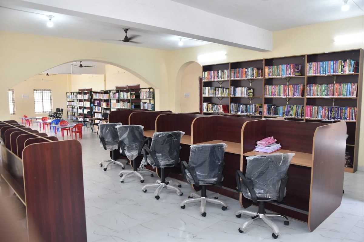 jeyaseelan_vp's tweet photo. Library &amp; knowledge centers in Virudhunagar district's Srivilliputhur, Virudhunagar, and Sivakasi offer excellent facilities with free Wi-Fi and study spaces. Ideal for exam preparation, on-line work &amp; job seekers. Youth, students should take full advantage of these resources. https://t.co/9lCY9dN7nr