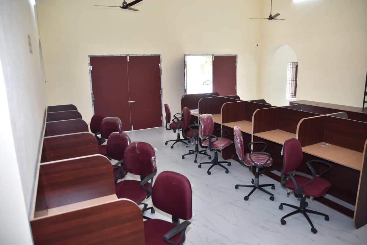 jeyaseelan_vp's tweet photo. Library &amp; knowledge centers in Virudhunagar district's Srivilliputhur, Virudhunagar, and Sivakasi offer excellent facilities with free Wi-Fi and study spaces. Ideal for exam preparation, on-line work &amp; job seekers. Youth, students should take full advantage of these resources. https://t.co/9lCY9dN7nr