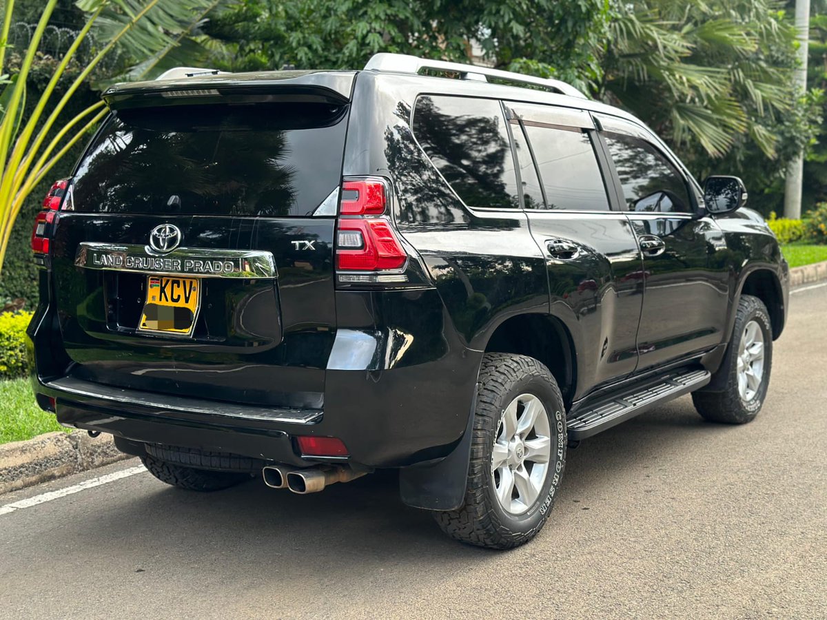 JaMtoka's tweet photo. ⚡General Info:
• 2012 Toyota Land Cruiser Prado — TRJ150 🇯🇵 (Facelift)
• KSh3,800,000
• Fuel Tank: 87L
• Location: Nairobi 🇰🇪
• +254733665551

⚡Spec Sheet:
• 2700cc Petrol (2TR-FE)
• 163hp/246Nm
• 6-Speed Automatic Transmission
• 4WD (4H/L)

⚡ Safety Features:
• ABS
• Brake Assist
• EBD
• 7 Airbags
• Traction Control System

⚡ Exterior & Interior Features:
• Alloy Rims
• Fog Lights
• 7 Leather Seats
• Rear Spoiler
• Roof Rails
• Side Steps
• Sunroof