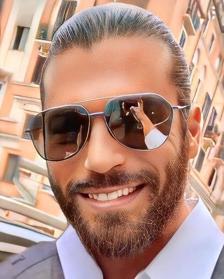 Sıkıntıda gülümseyebileni, sıkıntıdan güç toplayabileni, düşünerek cesaretlenebileni seviyorum.
Orada güvende olun... Hepinizi seviyorum ❤️❤️❤️🌹🌹🌹