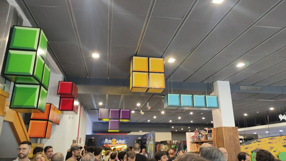 udamaster's tweet photo. Ayer asistí a la pre-inauguración del nuevo @arcade_planet en Bellavista, Sevilla. Queréis un pequeño aperitivo de qué os esperan allí? Este hilo es solo un pequeño adelanto de lo que tienen allí montado. Y perdonad la calidad de las fotos. https://t.co/8wYRsSaX4Y