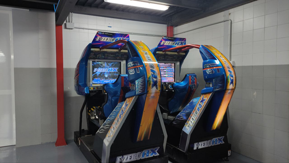 udamaster's tweet photo. Ayer asistí a la pre-inauguración del nuevo @arcade_planet en Bellavista, Sevilla. Queréis un pequeño aperitivo de qué os esperan allí? Este hilo es solo un pequeño adelanto de lo que tienen allí montado. Y perdonad la calidad de las fotos. https://t.co/8wYRsSaX4Y