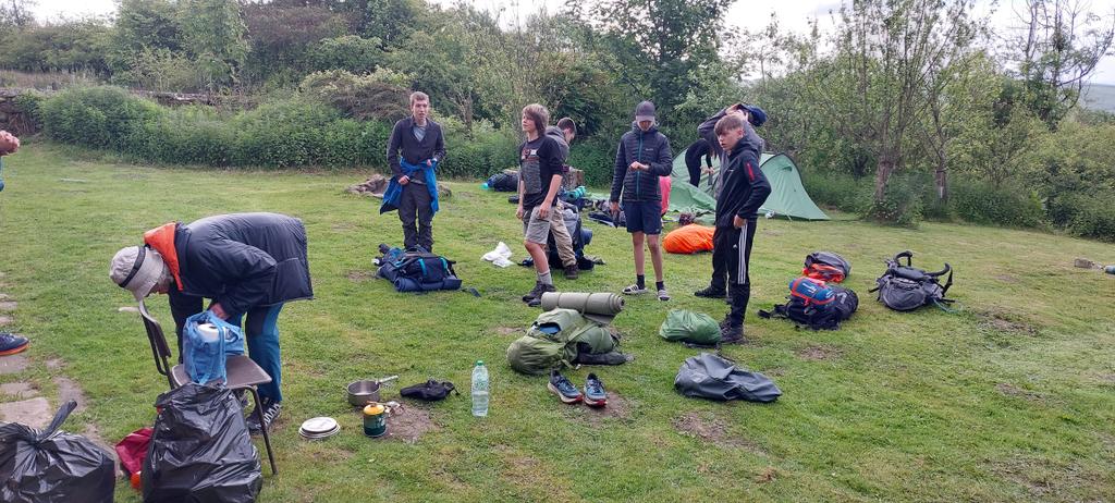 DofE_Ponthigh's tweet photo. All packing up for the last time  and ready for the last push before their trip home. @PontHigh  @PeleTrust https://t.co/jf5p523KrX