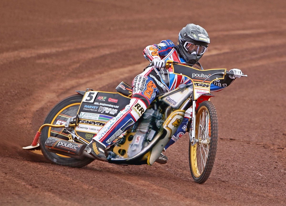 UprightSpeedway's tweet photo. I see the clubs social medias are wishing their representatives good luck in the British Final so I'll join in.
Good luck to #TeamUpright followers
@CMountain57, @DanBewley, @adam_ellis299 and @ruthlesslambert
A GM, 2 Weslakes and a Godden by the look of it #ProperSetUp ππ₯ https://t.co/m0XAlqwf03