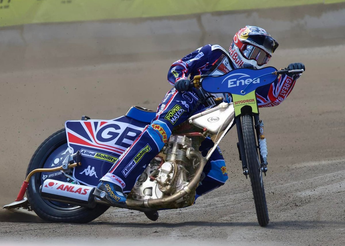 UprightSpeedway's tweet photo. I see the clubs social medias are wishing their representatives good luck in the British Final so I'll join in.
Good luck to #TeamUpright followers
@CMountain57, @DanBewley, @adam_ellis299 and @ruthlesslambert
A GM, 2 Weslakes and a Godden by the look of it #ProperSetUp ππ₯ https://t.co/m0XAlqwf03