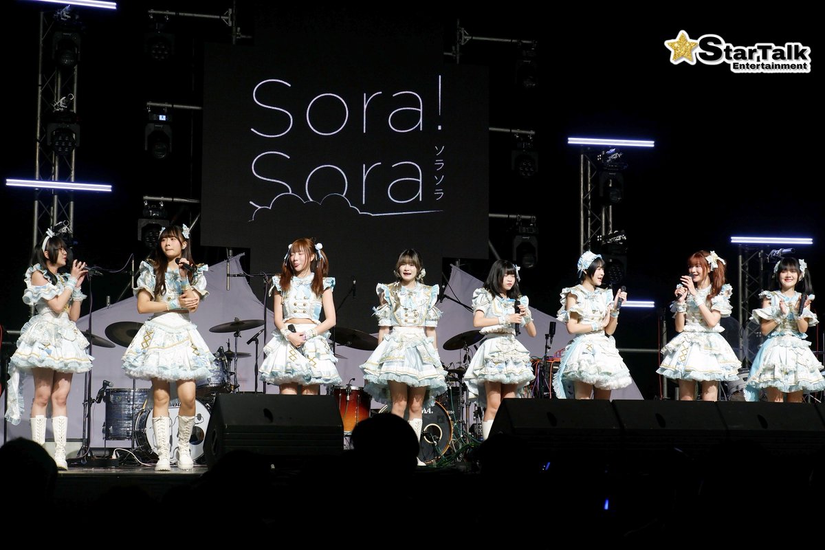 startalkent's tweet photo. 8สาว Sora Sora บนสเตจของงาน CAT T-SHIRT
#CATTSHIRT
#SoraSora
#ldol #ソラソラ #アイドル https://t.co/L9DQGonaRB