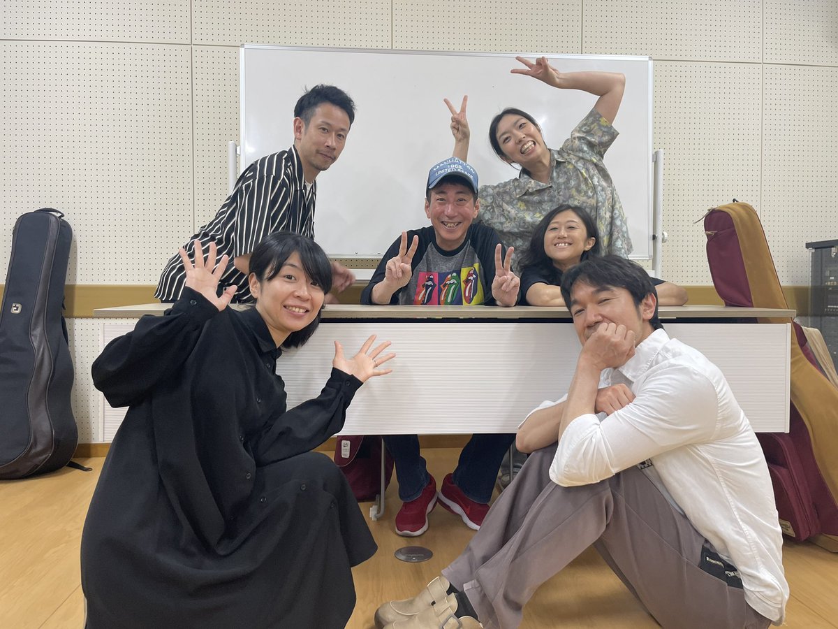 rotten_doughnut's tweet photo. 満を持してアヤノが合流！！
オリジナルメンバーである片岡彩乃が入るとやっぱりちょっとグッときますねぇ…！
いよいよ明日！
皆さんも一緒に明日は腐りましょう！！🟢 https://t.co/acJO2GujCM