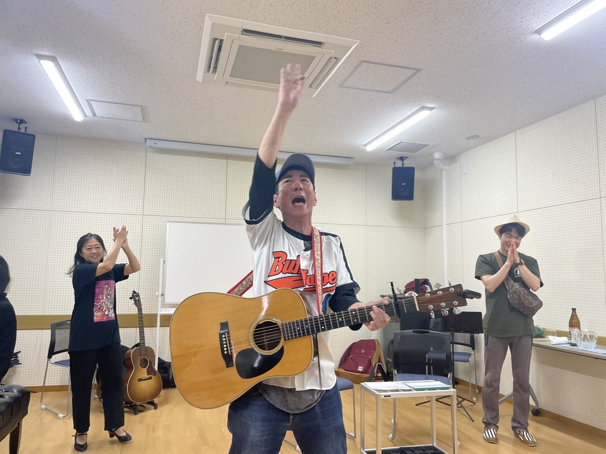 rotten_doughnut's tweet photo. 満を持してアヤノが合流！！
オリジナルメンバーである片岡彩乃が入るとやっぱりちょっとグッときますねぇ…！
いよいよ明日！
皆さんも一緒に明日は腐りましょう！！🟢 https://t.co/acJO2GujCM