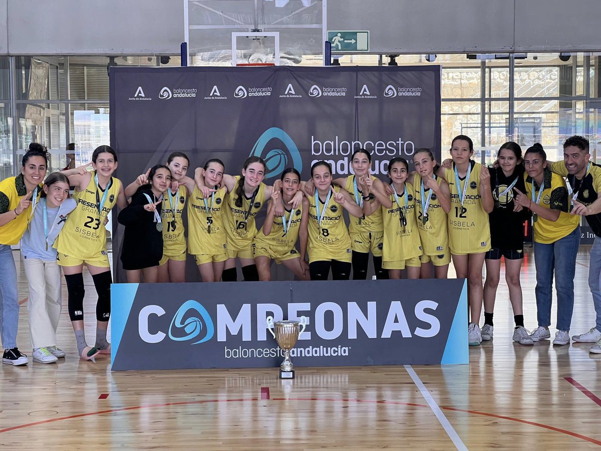 CDPresenGranada's tweet photo. Nuestras minis juegan hoy las semis del Campeonato de Andalucía de clubs!!💛💛💪🏻💪🏻 , se dice muy rápido pero muy difícil llegar hasta aquí !!

⏰ 15:15 @CVCarmenbasket 
📺 https://t.co/dImZn1QD0P

@presentacionGR @siempredxt https://t.co/F4dEo5FZ6V