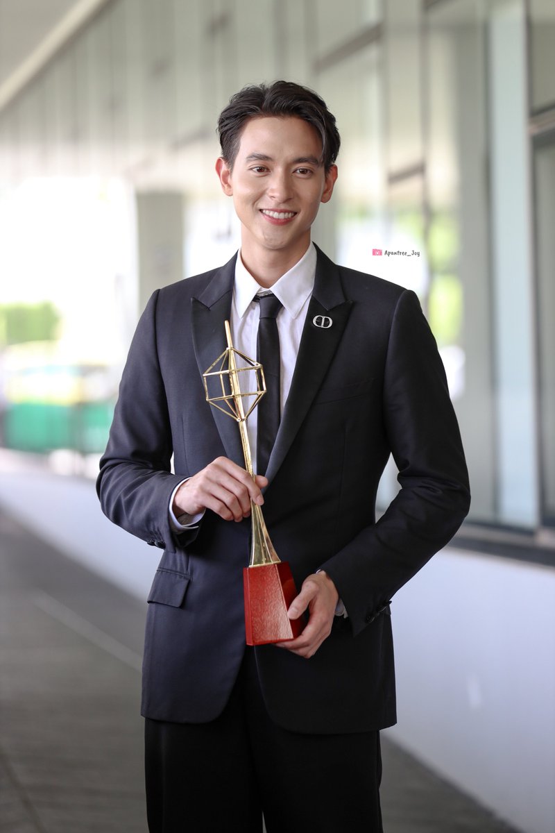 Apantree_joy's tweet photo. Congratulations. 🎉 @Jirayu_jj  
นักแสดงนำชายดีเด่น รางวัลโทรทัศน์ทองคำครั้งที่ 38 จากละครเรื่องมาตาลดา 😊 
#jirayu_jj #เจมส์จิ 
[📷#ByApantree] https://t.co/pjbsRWK27y