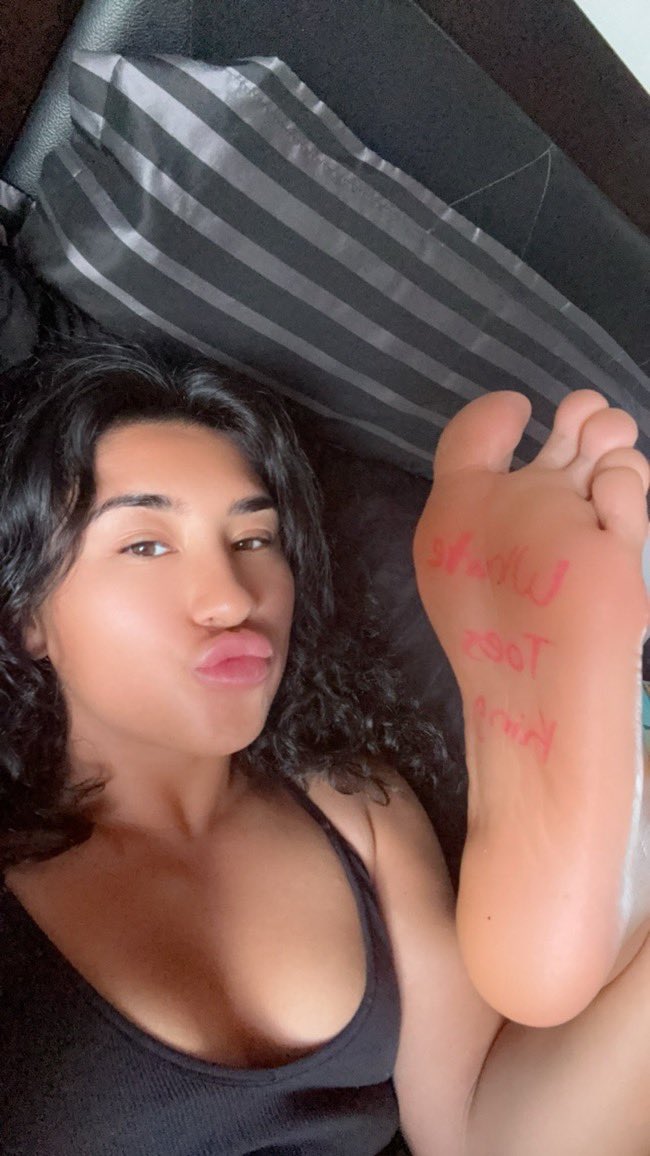 👑 White Toes King 👑 tweet media