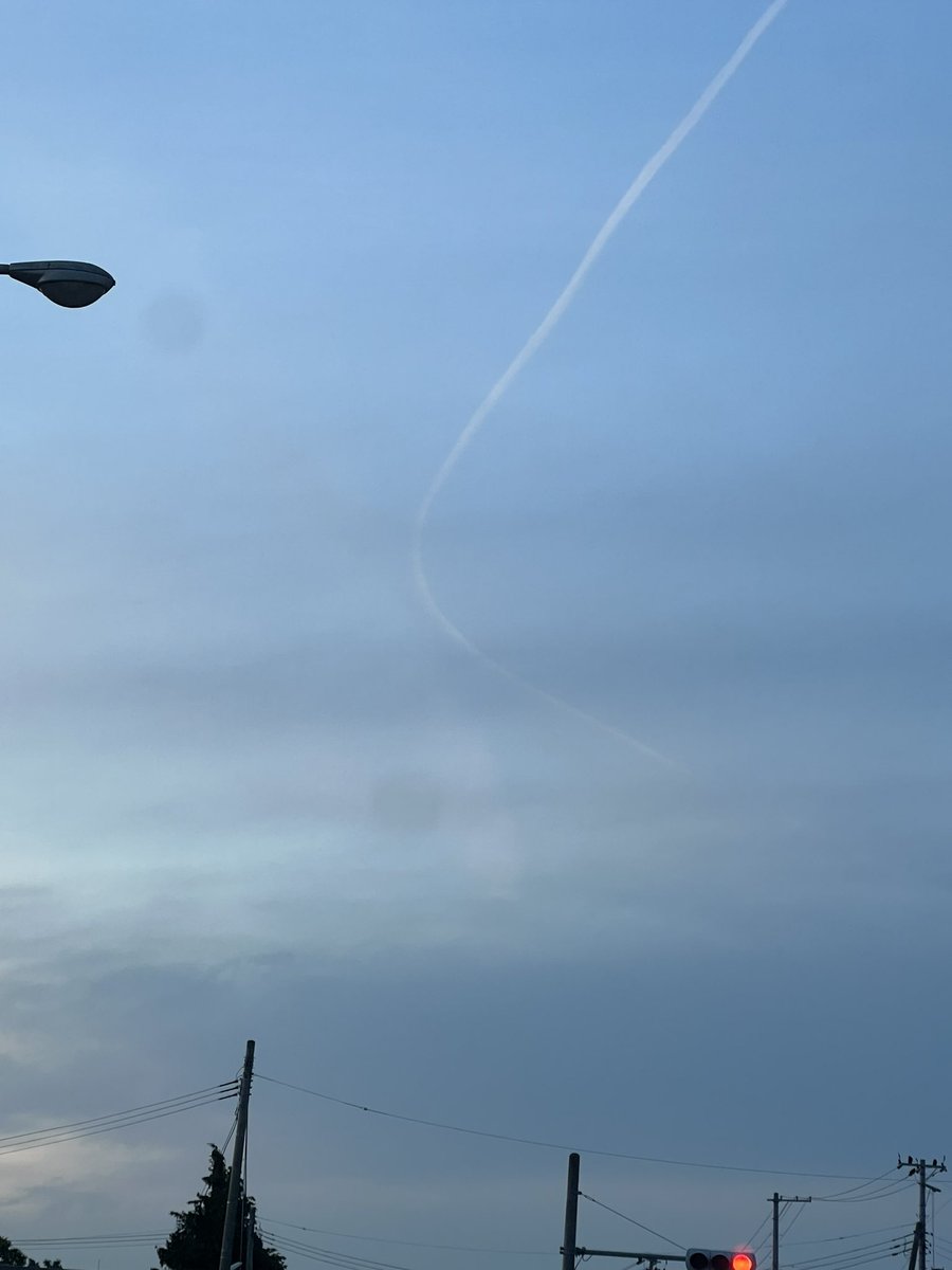 yu_tarobotti's tweet photo. 飛行機って急カーブすんの？笑 https://t.co/NM7rseDTYE