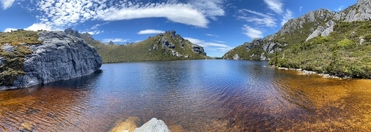 Seantooker2's tweet image. Clear skies over a glacial tarn.

Western Arthur Range.

In panorama.

#tasmania