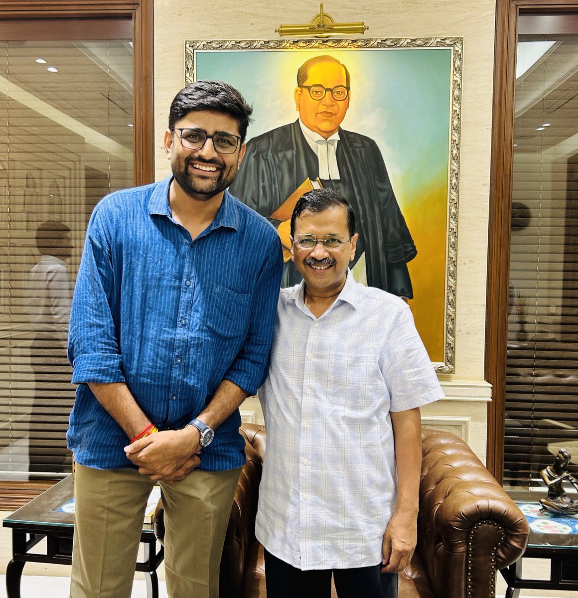 अरविंद केजरीवाल जी की इस देश को जरुरत है। देश के लोगो की समस्याओं के समाधान की उनके पास अच्छी समझ है। उनका प्रधानमंत्री बनना देश का सौभाग्य होगा, लेकिन 

मेरी अपरिपक्व नासमझ यह कहती है कि, 

> अरविंद केजरीवाल को 2029 में प्रधानमंत्री बनाना है तो आम आदमी पार्टी को कम से कम लोकसभा