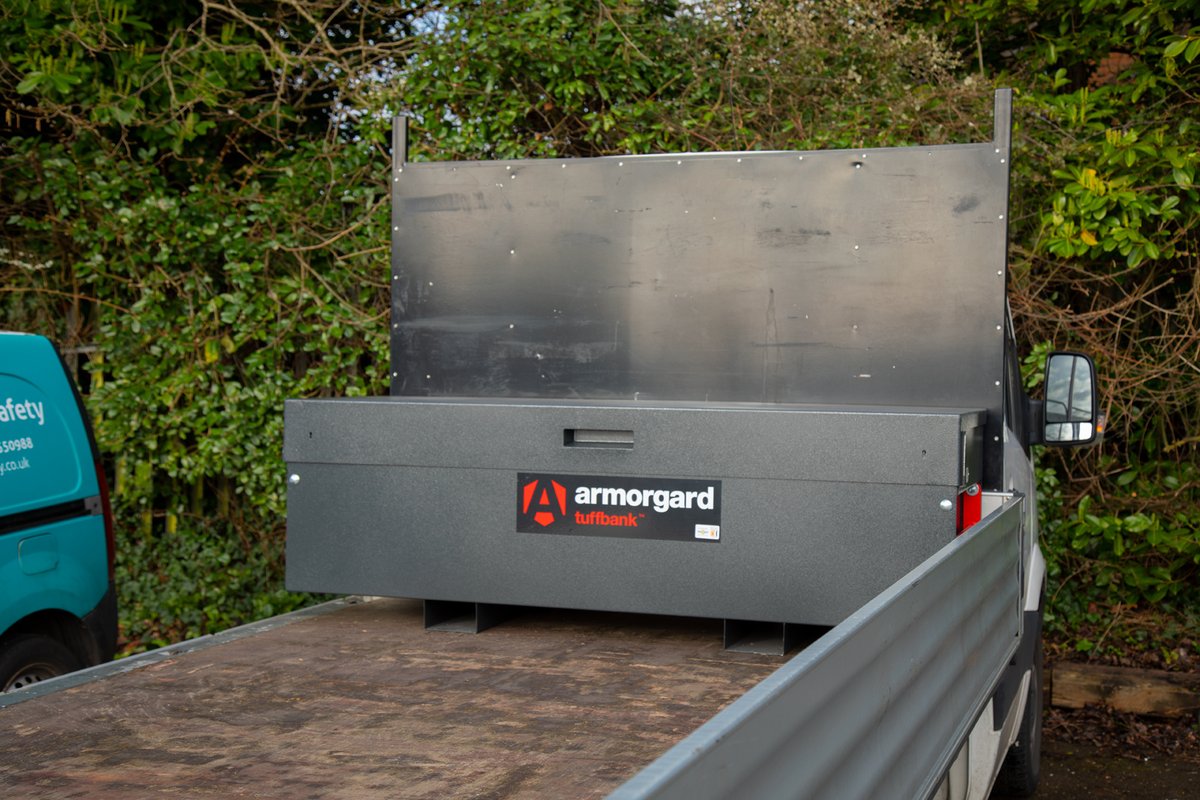 armorgardfr's tweet image. Le soleil vous donne envie de bricoler? 💭
Nous avons pensé à la sécurité de vos outils et voici quelques idées. 😄👇
✅eu1.hubs.ly/H09pLBj0
✅eu1.hubs.ly/H09pL9f0
✅eu1.hubs.ly/H09pLD70
#askforarmorgard #tickingeverybox #toolsecurity