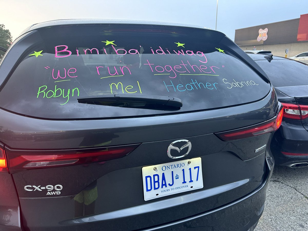 GiwedinAnangKwe's tweet image. Over 100km into our 140km journey from Toronto to Collingwood.  What an experience!  Super fun but a hot shower and bed are going to feel amazing when we are done! 🤩 💙 #TeamBimibadiwag #RiotRelay @brooksrunning #LetsRunThere